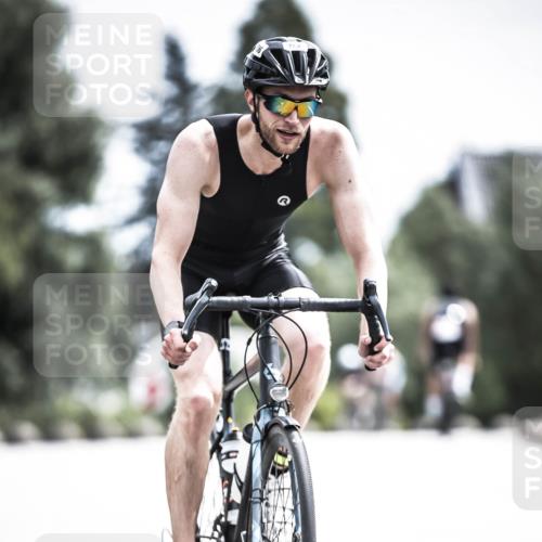 21.06.2026 - 29. Vierlanden-Triathlon H.Heesch http://msf.ph/oto/9905140 21.06.2026 11:37:56 Radfahren 637, 693, 706, 787 meine-sportfotos.de