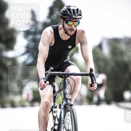 21.06.2026 - 29. Vierlanden-Triathlon H.Heesch http://msf.ph/oto/9905143 21.06.2026 11:37:56 Radfahren 637, 693, 706, 787 meine-sportfotos.de