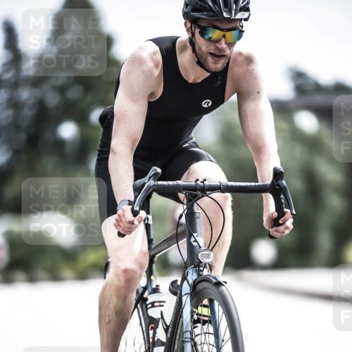 21.06.2026 - 29. Vierlanden-Triathlon H.Heesch http://msf.ph/oto/9905153 21.06.2026 11:37:56 Radfahren 637, 693, 706, 787 meine-sportfotos.de