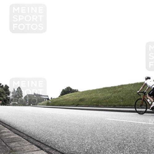 21.06.2026 - 29. Vierlanden-Triathlon H.Heesch http://msf.ph/oto/9905184 21.06.2026 11:03:34 Radfahren 482, 484 meine-sportfotos.de