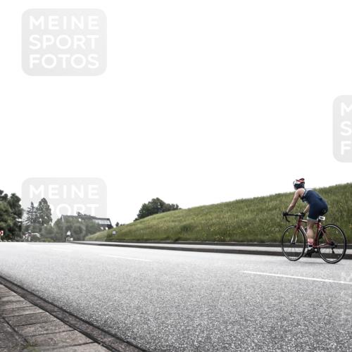 21.06.2026 - 29. Vierlanden-Triathlon H.Heesch http://msf.ph/oto/9905194 21.06.2026 11:03:41 Radfahren 546, 663 meine-sportfotos.de