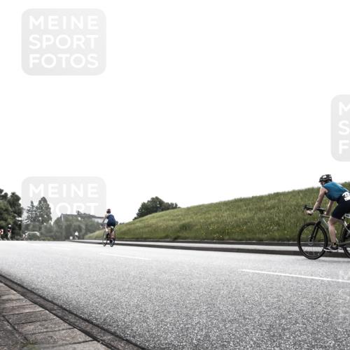21.06.2026 - 29. Vierlanden-Triathlon H.Heesch http://msf.ph/oto/9905200 21.06.2026 11:03:42 Radfahren 546, 663 meine-sportfotos.de