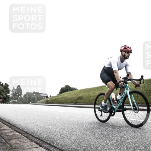 21.06.2026 - 29. Vierlanden-Triathlon H.Heesch http://msf.ph/oto/9905212 21.06.2026 11:03:58 Radfahren 33, 175 meine-sportfotos.de