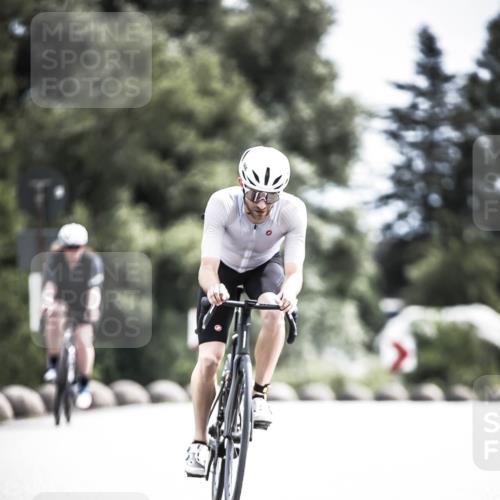 21.06.2026 - 29. Vierlanden-Triathlon H.Heesch http://msf.ph/oto/9905222 21.06.2026 11:38:13 Radfahren 230, 640, 666, 871 meine-sportfotos.de