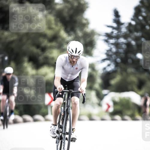 21.06.2026 - 29. Vierlanden-Triathlon H.Heesch http://msf.ph/oto/9905225 21.06.2026 11:38:13 Radfahren 230, 640, 666, 871 meine-sportfotos.de