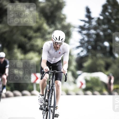 21.06.2026 - 29. Vierlanden-Triathlon H.Heesch http://msf.ph/oto/9905228 21.06.2026 11:38:13 Radfahren 230, 640, 666, 871 meine-sportfotos.de