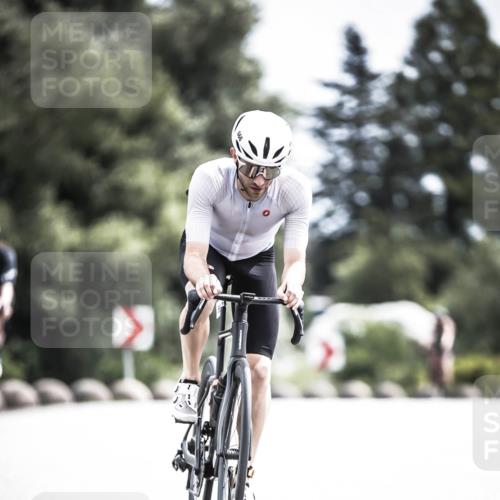 21.06.2026 - 29. Vierlanden-Triathlon H.Heesch http://msf.ph/oto/9905233 21.06.2026 11:38:13 Radfahren 230, 640, 666, 871 meine-sportfotos.de