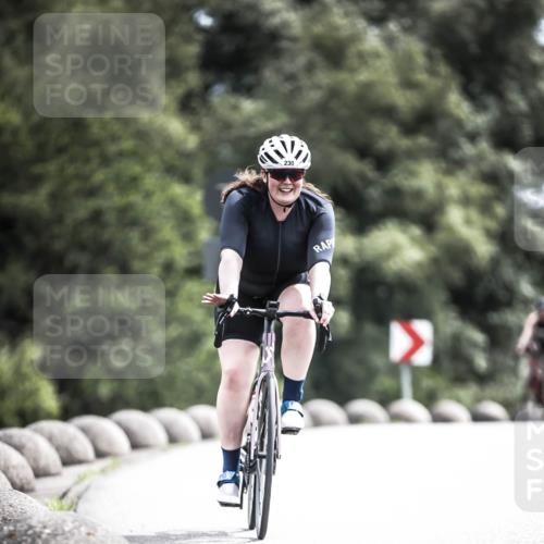 21.06.2026 - 29. Vierlanden-Triathlon H.Heesch http://msf.ph/oto/9905239 21.06.2026 11:38:15 Radfahren 230, 666, 871 meine-sportfotos.de