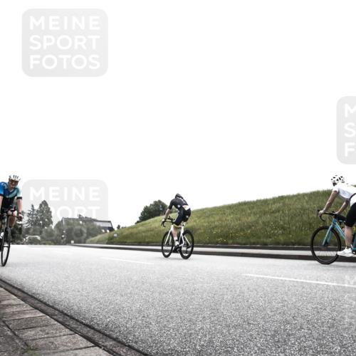 21.06.2026 - 29. Vierlanden-Triathlon H.Heesch http://msf.ph/oto/9905241 21.06.2026 11:04:28 Radfahren 94, 100, 494, 557 meine-sportfotos.de