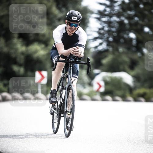 21.06.2026 - 29. Vierlanden-Triathlon H.Heesch http://msf.ph/oto/9905243 21.06.2026 11:41:52 Radfahren 133, 636, 674, 726 meine-sportfotos.de