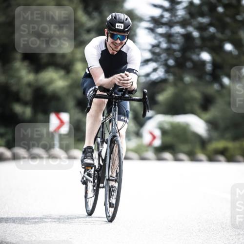 21.06.2026 - 29. Vierlanden-Triathlon H.Heesch http://msf.ph/oto/9905246 21.06.2026 11:41:52 Radfahren 133, 636, 674, 726 meine-sportfotos.de