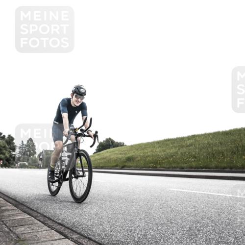 21.06.2026 - 29. Vierlanden-Triathlon H.Heesch http://msf.ph/oto/9905255 21.06.2026 11:04:30 Radfahren 94, 100, 494, 557 meine-sportfotos.de
