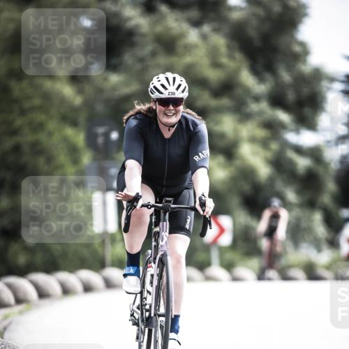 21.06.2026 - 29. Vierlanden-Triathlon H.Heesch http://msf.ph/oto/9905256 21.06.2026 11:38:15 Radfahren 230, 666, 871 meine-sportfotos.de