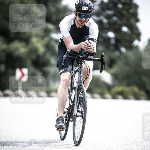 21.06.2026 - 29. Vierlanden-Triathlon H.Heesch http://msf.ph/oto/9905257 21.06.2026 11:41:52 Radfahren 133, 636, 674, 726 meine-sportfotos.de