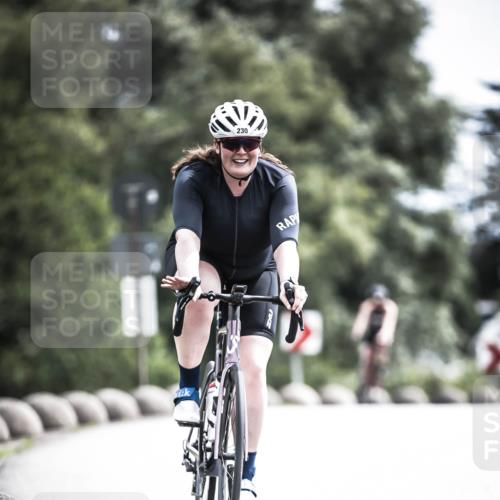 21.06.2026 - 29. Vierlanden-Triathlon H.Heesch http://msf.ph/oto/9905259 21.06.2026 11:38:15 Radfahren 230, 666, 871 meine-sportfotos.de