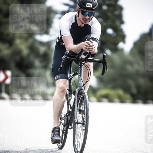 21.06.2026 - 29. Vierlanden-Triathlon H.Heesch http://msf.ph/oto/9905263 21.06.2026 11:41:52 Radfahren 133, 636, 674, 726 meine-sportfotos.de