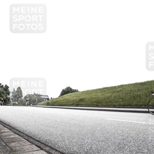 21.06.2026 - 29. Vierlanden-Triathlon H.Heesch http://msf.ph/oto/9905264 21.06.2026 11:04:38 Radfahren 27, 178, 223, 560, 586, 1357 meine-sportfotos.de