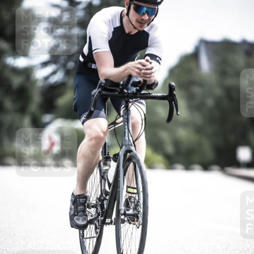 21.06.2026 - 29. Vierlanden-Triathlon H.Heesch http://msf.ph/oto/9905270 21.06.2026 11:41:53 Radfahren 133, 636, 674 meine-sportfotos.de