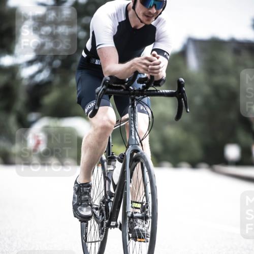 21.06.2026 - 29. Vierlanden-Triathlon H.Heesch http://msf.ph/oto/9905273 21.06.2026 11:41:53 Radfahren 133, 636, 674 meine-sportfotos.de
