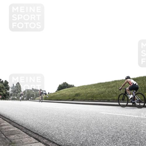 21.06.2026 - 29. Vierlanden-Triathlon H.Heesch http://msf.ph/oto/9905291 21.06.2026 11:04:47 Radfahren 98, 291 meine-sportfotos.de