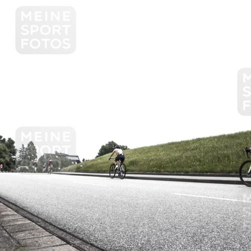 21.06.2026 - 29. Vierlanden-Triathlon H.Heesch http://msf.ph/oto/9905294 21.06.2026 11:04:48 Radfahren 291, 441 meine-sportfotos.de