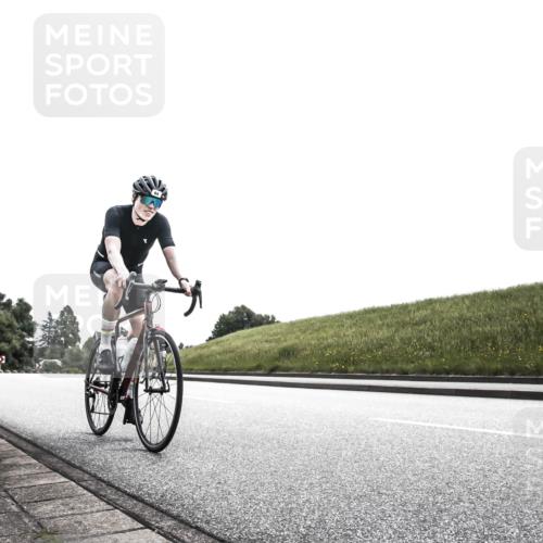 21.06.2026 - 29. Vierlanden-Triathlon H.Heesch http://msf.ph/oto/9905312 21.06.2026 11:05:00 Radfahren 46, 64, 523, 739 meine-sportfotos.de