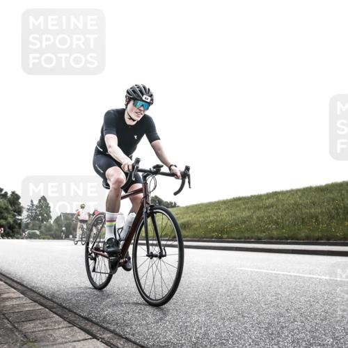21.06.2026 - 29. Vierlanden-Triathlon H.Heesch http://msf.ph/oto/9905315 21.06.2026 11:05:01 Radfahren 64, 523, 559, 576 meine-sportfotos.de