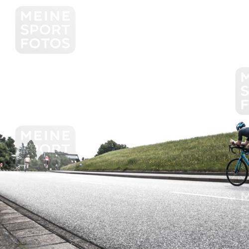 21.06.2026 - 29. Vierlanden-Triathlon H.Heesch http://msf.ph/oto/9905321 21.06.2026 11:05:02 Radfahren 64, 523, 559, 576 meine-sportfotos.de