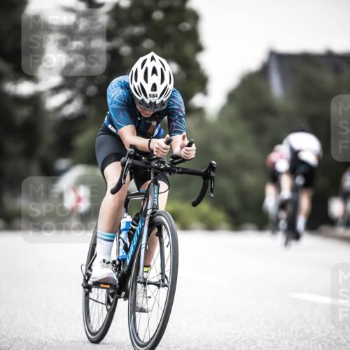 21.06.2026 - 29. Vierlanden-Triathlon H.Heesch http://msf.ph/oto/9905327 21.06.2026 10:23:56 Radfahren 200, 293, 584 meine-sportfotos.de