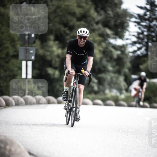 21.06.2026 - 29. Vierlanden-Triathlon H.Heesch http://msf.ph/oto/9905346 21.06.2026 11:42:25 Radfahren 294, 675, 745 meine-sportfotos.de