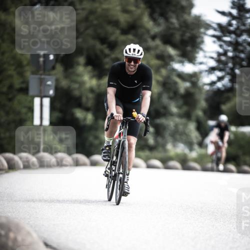 21.06.2026 - 29. Vierlanden-Triathlon H.Heesch http://msf.ph/oto/9905349 21.06.2026 11:42:25 Radfahren 294, 675, 745 meine-sportfotos.de