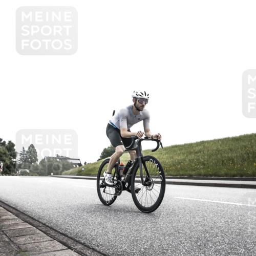 21.06.2026 - 29. Vierlanden-Triathlon H.Heesch http://msf.ph/oto/9905350 21.06.2026 11:05:56 Radfahren 176, 512, 666, 726 meine-sportfotos.de
