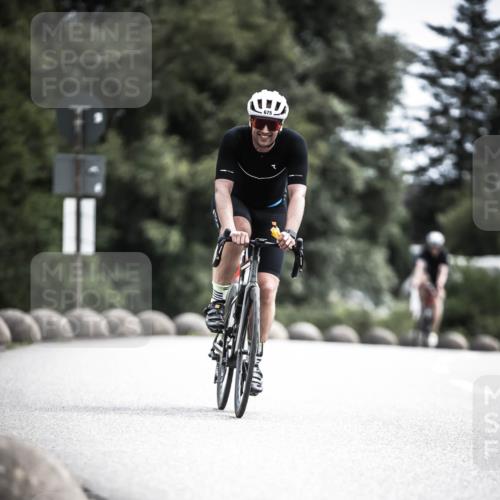 21.06.2026 - 29. Vierlanden-Triathlon H.Heesch http://msf.ph/oto/9905352 21.06.2026 11:42:25 Radfahren 294, 675, 745 meine-sportfotos.de