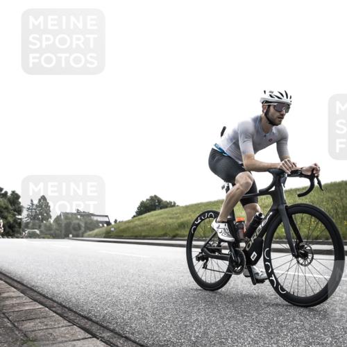 21.06.2026 - 29. Vierlanden-Triathlon H.Heesch http://msf.ph/oto/9905354 21.06.2026 11:05:56 Radfahren 176, 512, 666, 726 meine-sportfotos.de