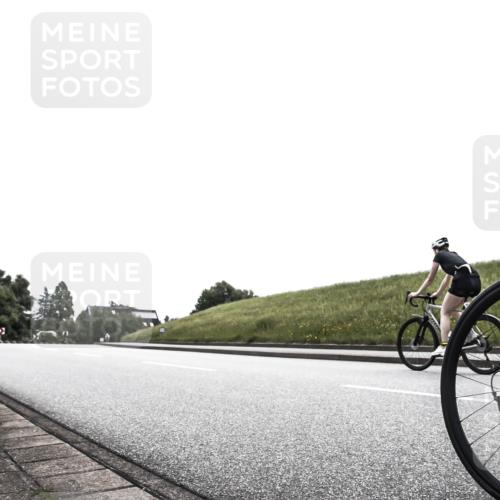21.06.2026 - 29. Vierlanden-Triathlon H.Heesch http://msf.ph/oto/9905358 21.06.2026 11:05:59 Radfahren 133, 726 meine-sportfotos.de