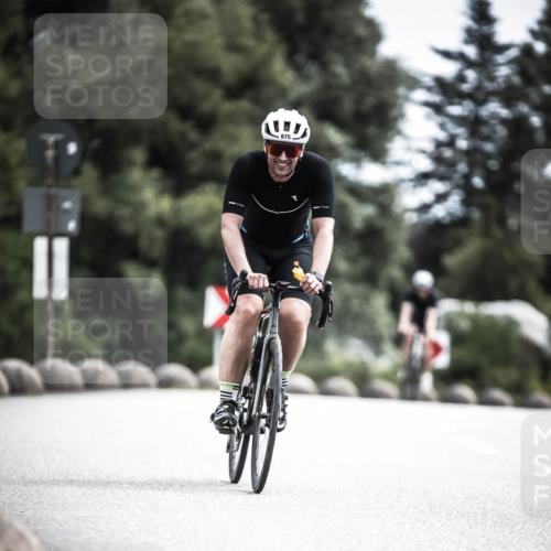 21.06.2026 - 29. Vierlanden-Triathlon H.Heesch http://msf.ph/oto/9905361 21.06.2026 11:42:25 Radfahren 294, 675, 745 meine-sportfotos.de