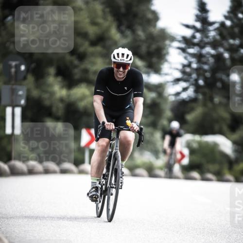 21.06.2026 - 29. Vierlanden-Triathlon H.Heesch http://msf.ph/oto/9905364 21.06.2026 11:42:25 Radfahren 294, 675, 745 meine-sportfotos.de