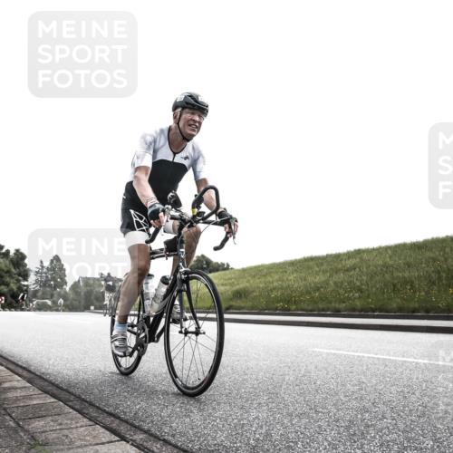 21.06.2026 - 29. Vierlanden-Triathlon H.Heesch http://msf.ph/oto/9905365 21.06.2026 11:06:01 Radfahren 133, 505, 726 meine-sportfotos.de