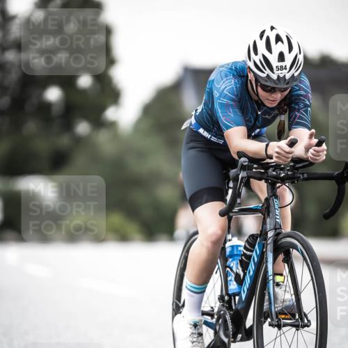21.06.2026 - 29. Vierlanden-Triathlon H.Heesch http://msf.ph/oto/9905366 21.06.2026 10:23:56 Radfahren 200, 293, 584 meine-sportfotos.de