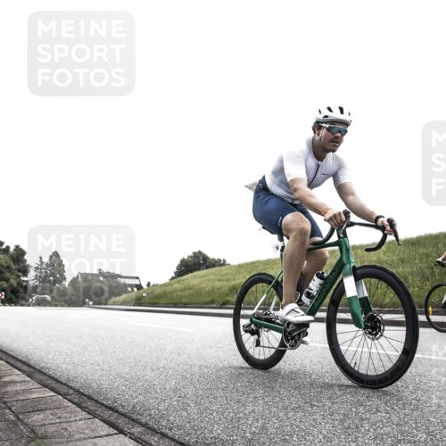 21.06.2026 - 29. Vierlanden-Triathlon H.Heesch http://msf.ph/oto/9905368 21.06.2026 11:06:10 Radfahren 58, 640 meine-sportfotos.de