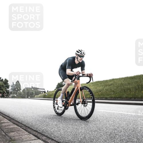 21.06.2026 - 29. Vierlanden-Triathlon H.Heesch http://msf.ph/oto/9905374 21.06.2026 11:06:20 Radfahren 56, 174, 199, 244, 665, 668, 745 meine-sportfotos.de
