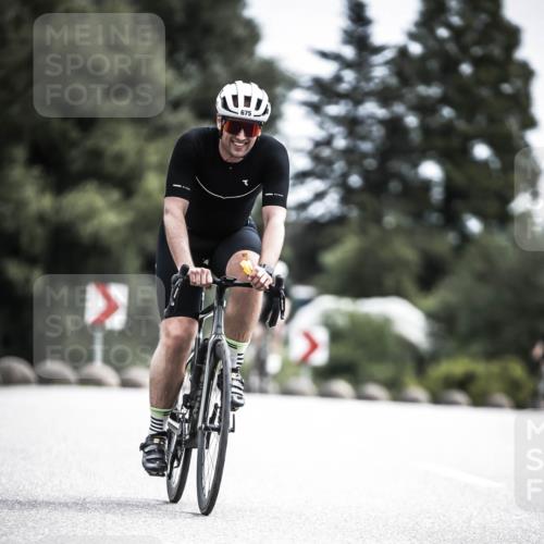 21.06.2026 - 29. Vierlanden-Triathlon H.Heesch http://msf.ph/oto/9905376 21.06.2026 11:42:26 Radfahren 158, 650, 675, 727, 745 meine-sportfotos.de