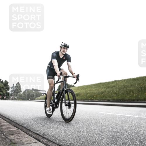 21.06.2026 - 29. Vierlanden-Triathlon H.Heesch http://msf.ph/oto/9905381 21.06.2026 11:06:25 Radfahren 174, 199, 668, 721, 745 meine-sportfotos.de