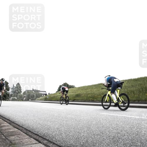 21.06.2026 - 29. Vierlanden-Triathlon H.Heesch http://msf.ph/oto/9905386 21.06.2026 11:06:29 Radfahren 71, 510, 721 meine-sportfotos.de