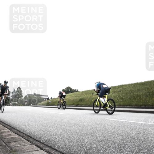21.06.2026 - 29. Vierlanden-Triathlon H.Heesch http://msf.ph/oto/9905389 21.06.2026 11:06:30 Radfahren 71, 510, 721 meine-sportfotos.de