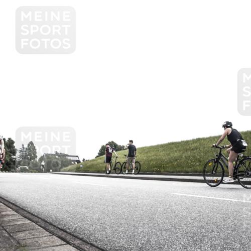 21.06.2026 - 29. Vierlanden-Triathlon H.Heesch http://msf.ph/oto/9905395 21.06.2026 11:06:44 Radfahren 650, 674, 689, 691 meine-sportfotos.de