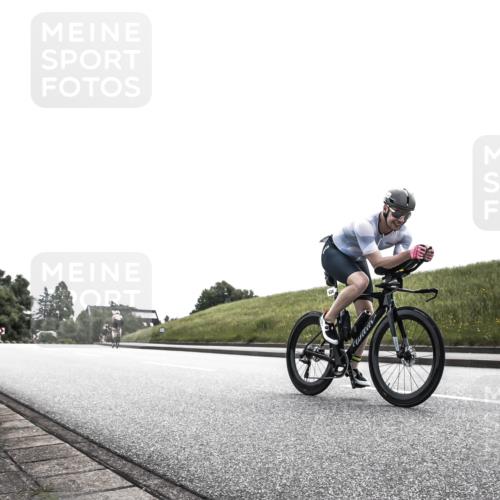 21.06.2026 - 29. Vierlanden-Triathlon H.Heesch http://msf.ph/oto/9905426 21.06.2026 11:07:18 Radfahren 165, 256, 634 meine-sportfotos.de