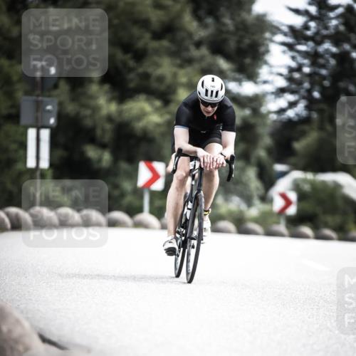 21.06.2026 - 29. Vierlanden-Triathlon H.Heesch http://msf.ph/oto/9905427 21.06.2026 11:42:29 Radfahren 158, 223, 650, 675, 727, 740, 745 meine-sportfotos.de