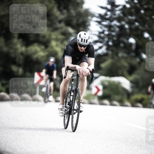 21.06.2026 - 29. Vierlanden-Triathlon H.Heesch http://msf.ph/oto/9905442 21.06.2026 11:42:30 Radfahren 158, 223, 650, 675, 727, 740, 745 meine-sportfotos.de
