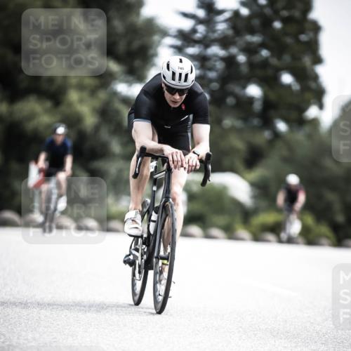 21.06.2026 - 29. Vierlanden-Triathlon H.Heesch http://msf.ph/oto/9905453 21.06.2026 11:42:30 Radfahren 158, 223, 650, 675, 727, 740, 745 meine-sportfotos.de